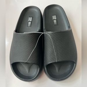 NEW! UNISEX 32 DEGREES COOL SLIP ON LIGHTWEIGHT CUSHIONED SLIDE! W6-7/M4-5 Black
